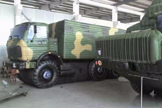 定城镇大型军事车
